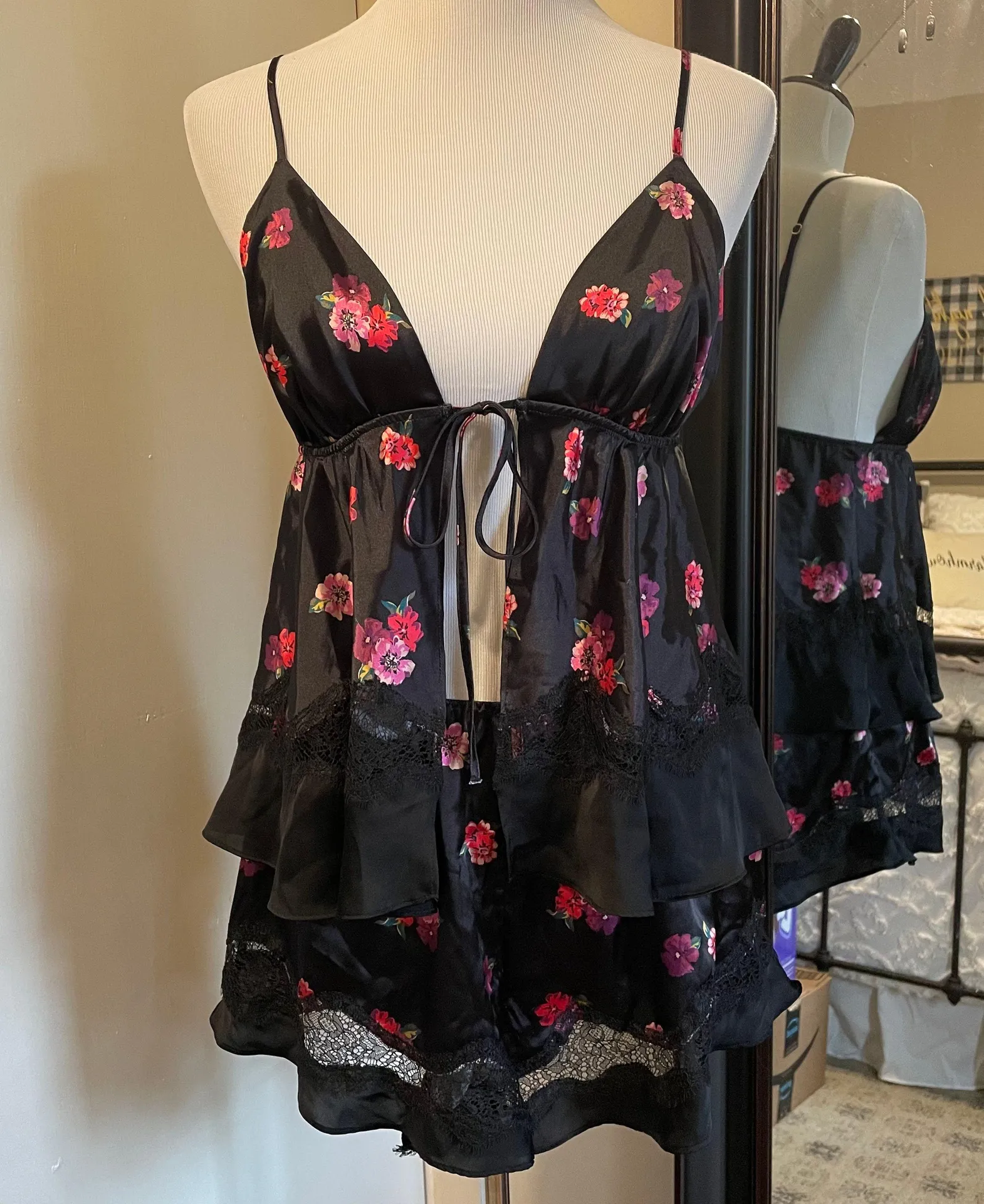 Victoria’s Secret XL Satin Cami Set In Black Autumn Floral - Image 3