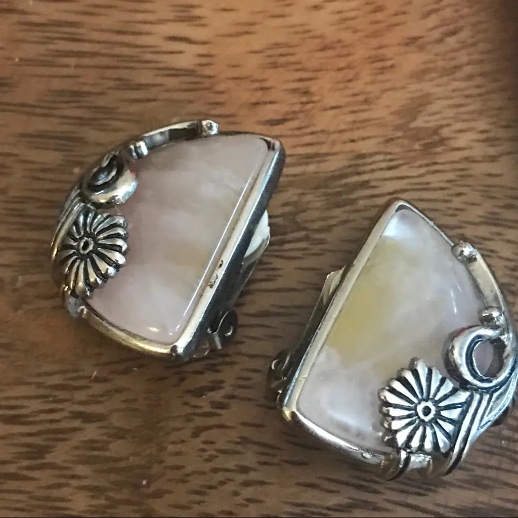 Vintage Brooch & Earring set Floral motif. 1980’s Silver - Image 3