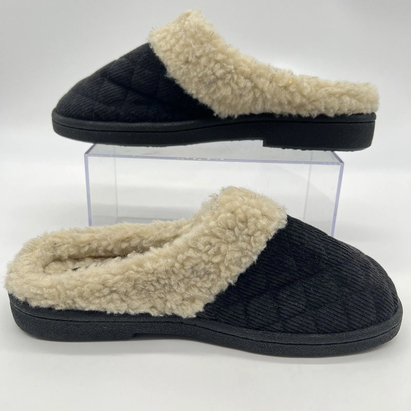 CLARKS Women's Quilted Corduroy w/Faux FurScuff Slipper Model 79413 Black-8-NWOB - Image 3