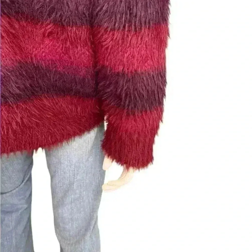 Savage crewneck fuzzy texture long sleeve sweater l. Size L - Image 10