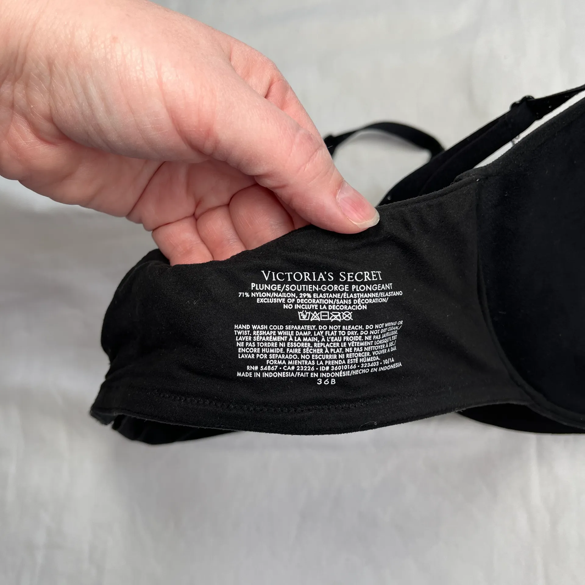 Victorias Secret Plunge Padded Bra Black Lace Trim Size 36B  - Image 9