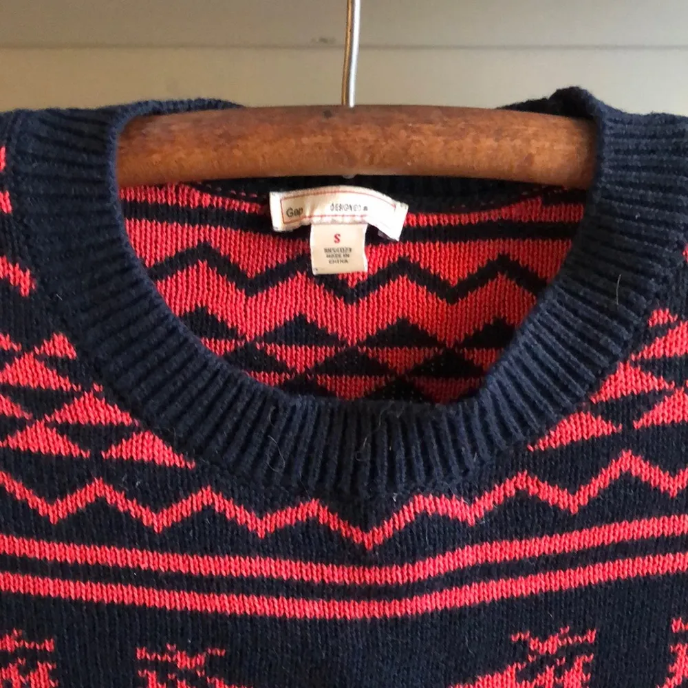 GAP Navy Red Reindeer Christmas Holiday Crewneck Sweater 100% Cotton Size Small - Image 4