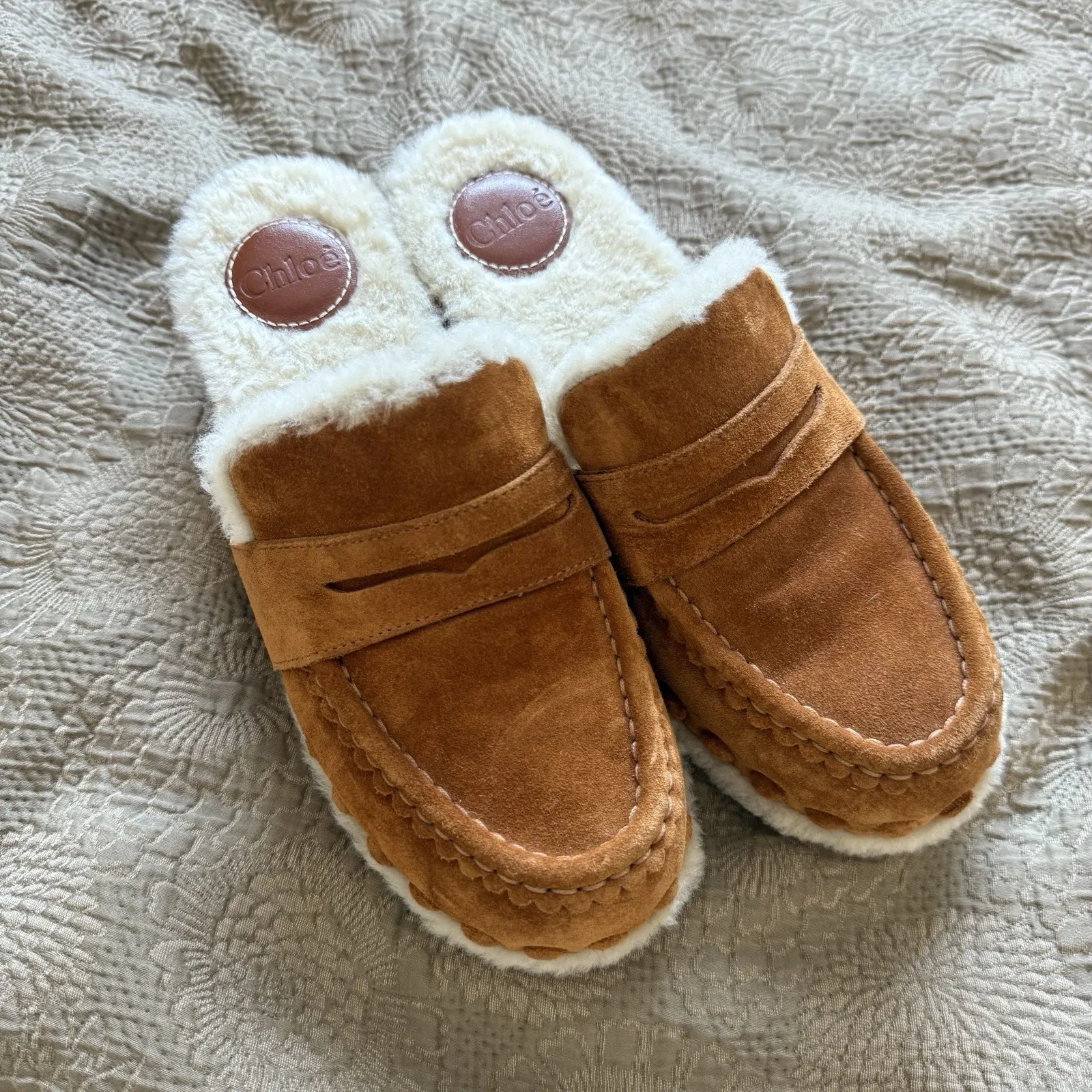 Chloé Joy Suede Shearling Clog Slippers 37 6.5 Tan Fuzzy Slip On Designer - Image 3