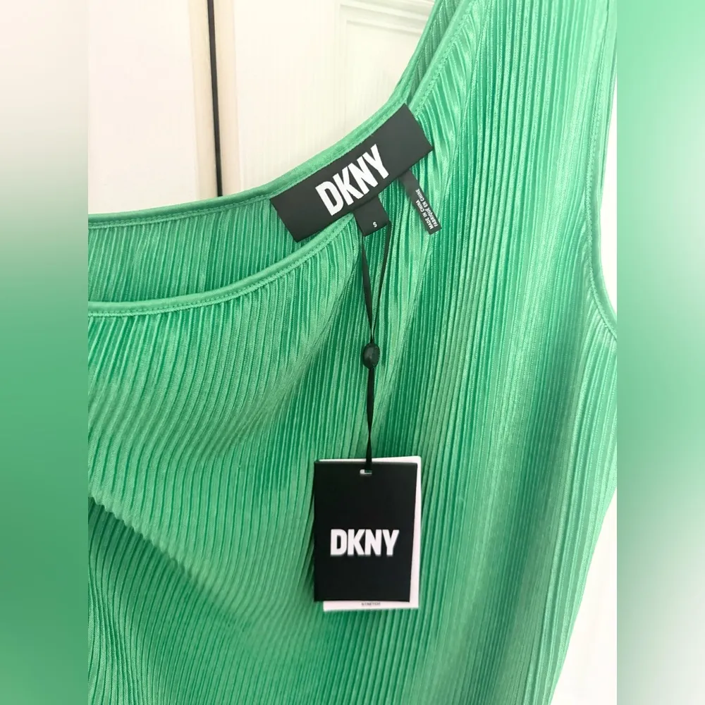 NWT DKNY Saty Lacno Women's One Shoulder Asymetrical Green Pleated Dress Small - Image 4