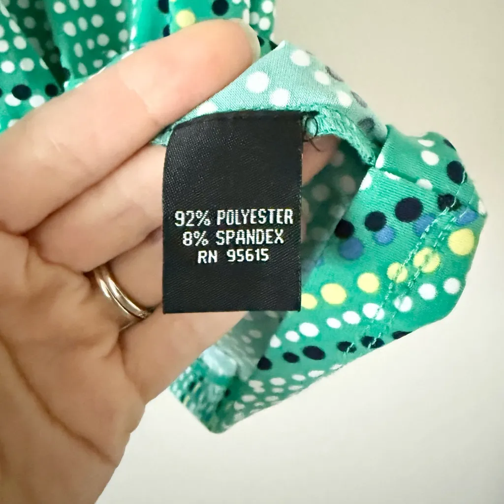 Rafaella Ruffle Front Sleeveless Top in Green and Multi Dot Size L - Image 4