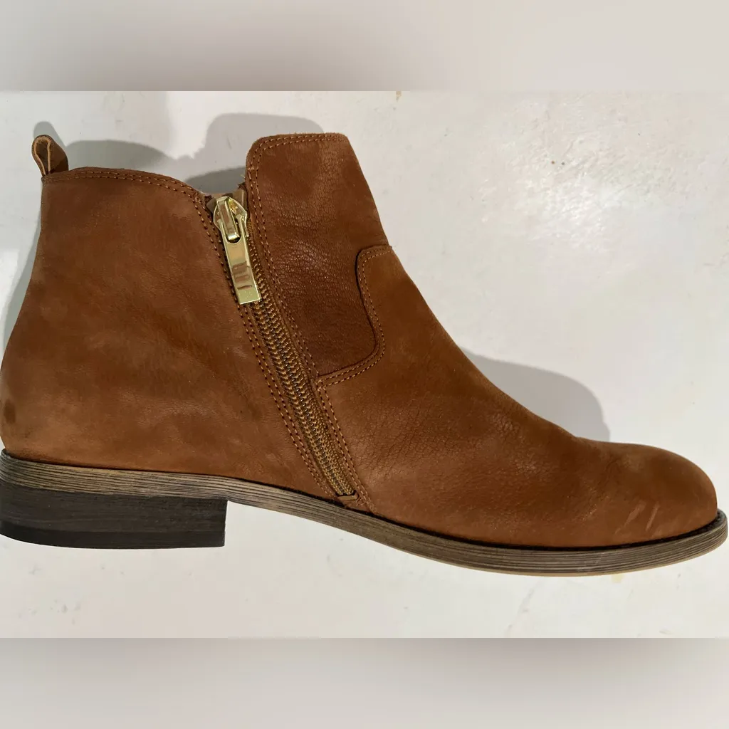 Franco Sarto Camel Rust Brown Suede Ankle Boots Size 8 - Image 3
