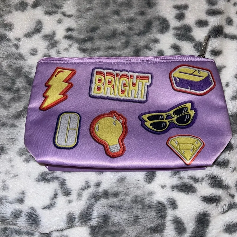 Clinique  makeup Bag - Image 2