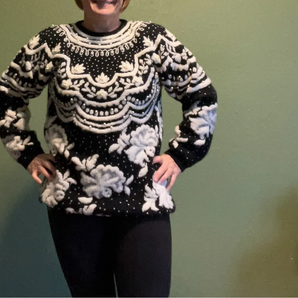 Vintage Kitty Hawk Vivian Wang black and floral sweater with faux pearl beads - Image 6