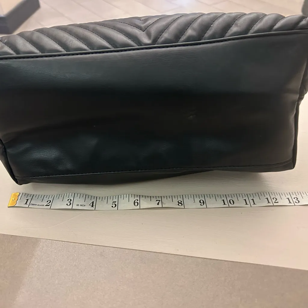 Bag Stylish Black Quilted Shoulder Bag with Chain Straps VERA New York Preowned - Image 5