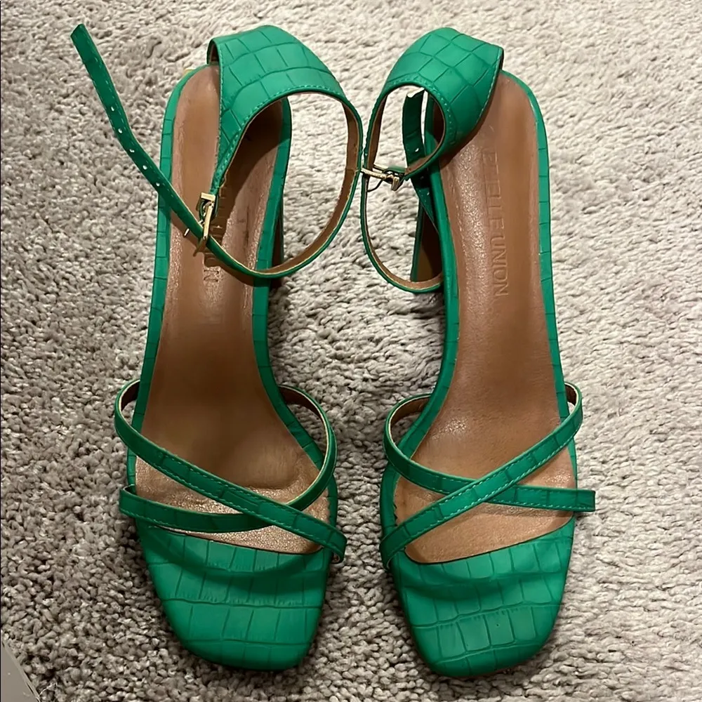 Emerald Green Suede High Heel Sandals with Straps Size 8.5 - Image 2