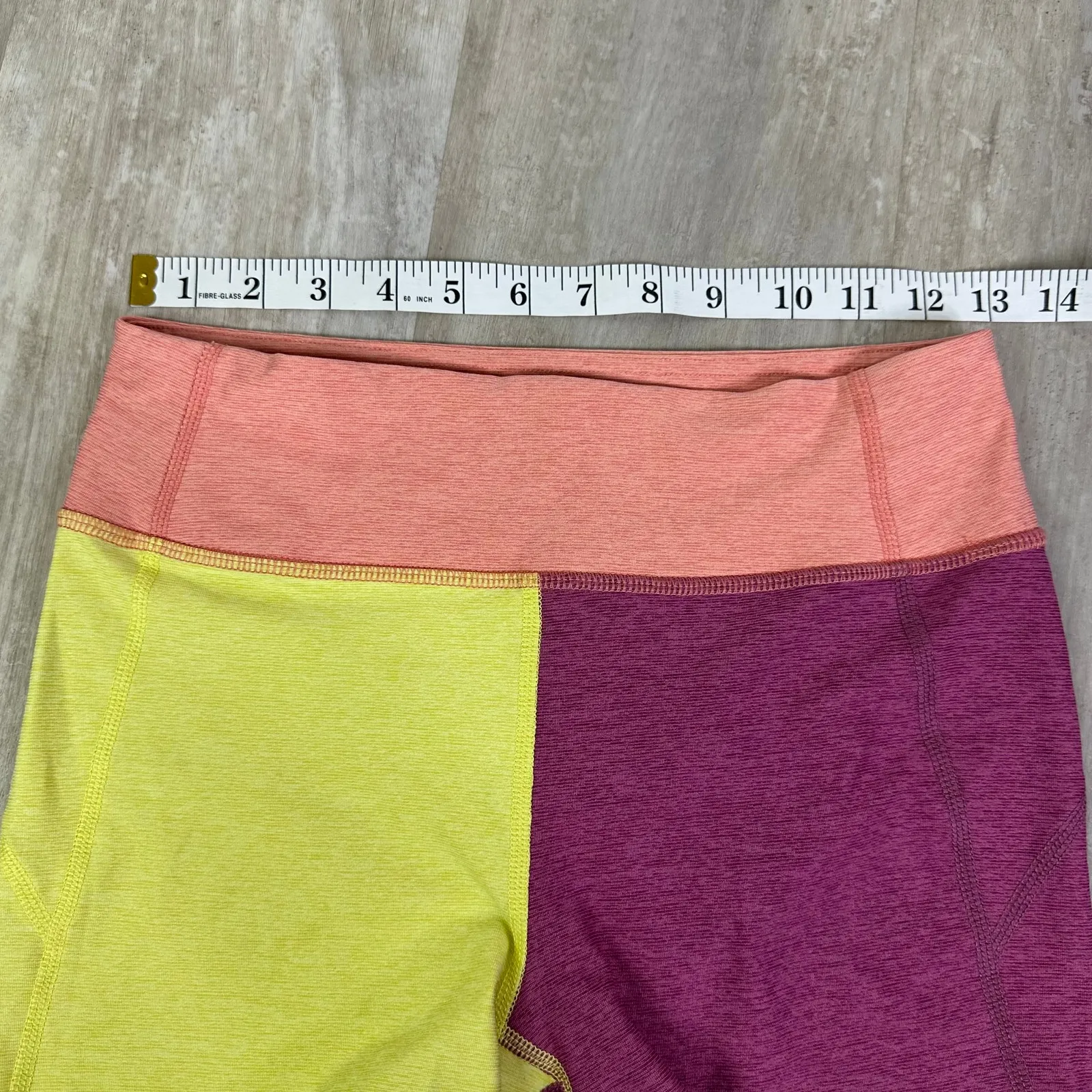 Outdoor Voices Colorblock Warmup Shorts in Nectarine/Mellow/Merlot Size Small - Image 6