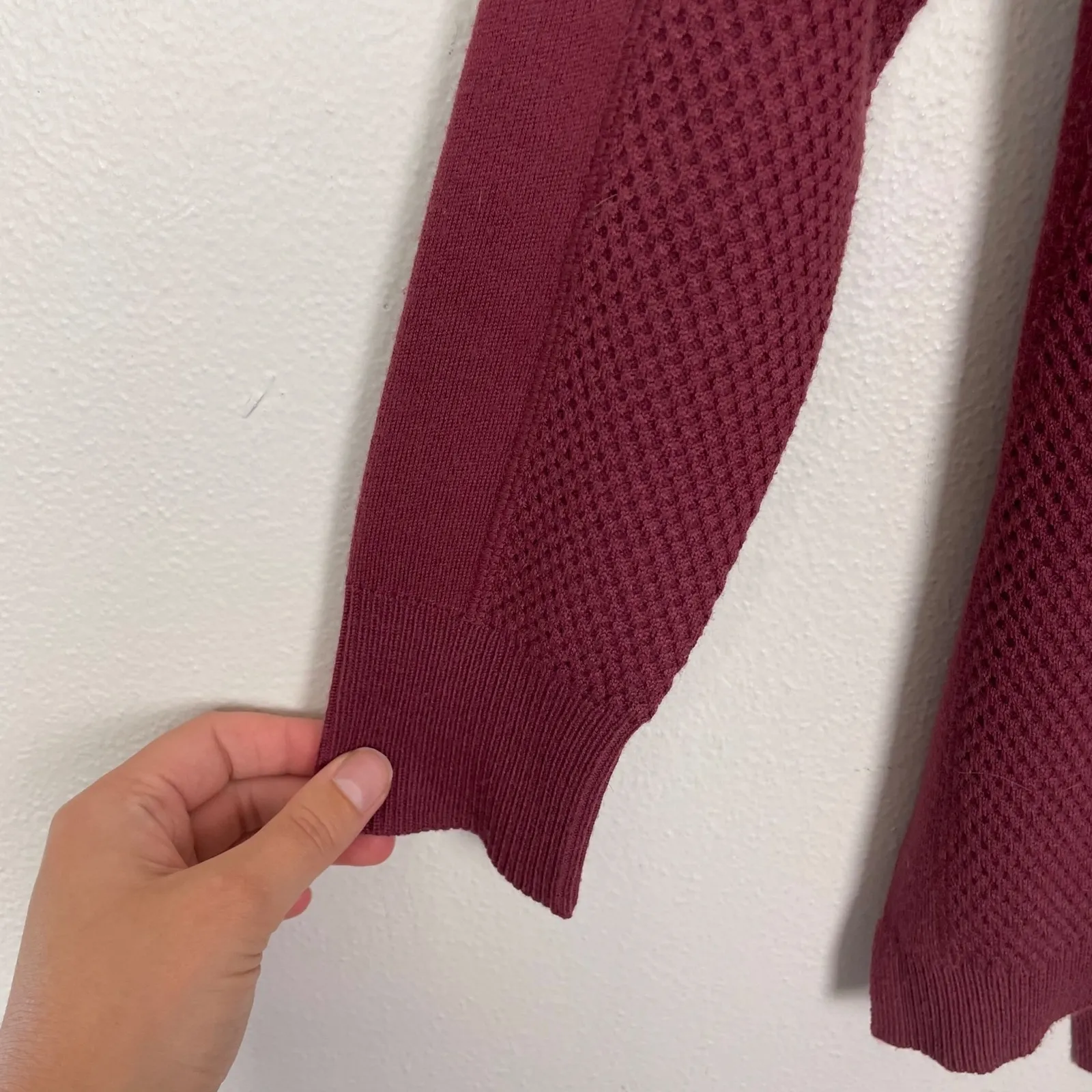 Athleta Woman's Sz‎ M Brick Red Waffle Knit Honeycomb Merino Wool Blend Sweater - Image 2