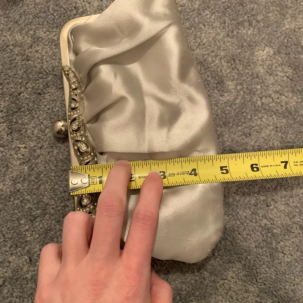 FINAL PRICE! Silver Formal Merona purse/clutch - Image 5