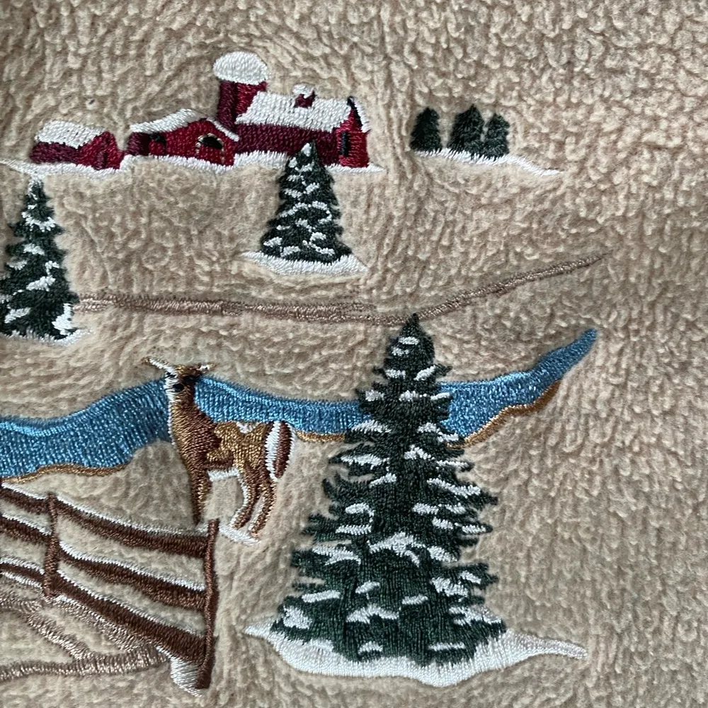 tan and white fleece vintage winter scene crewneck pullover - Image 5