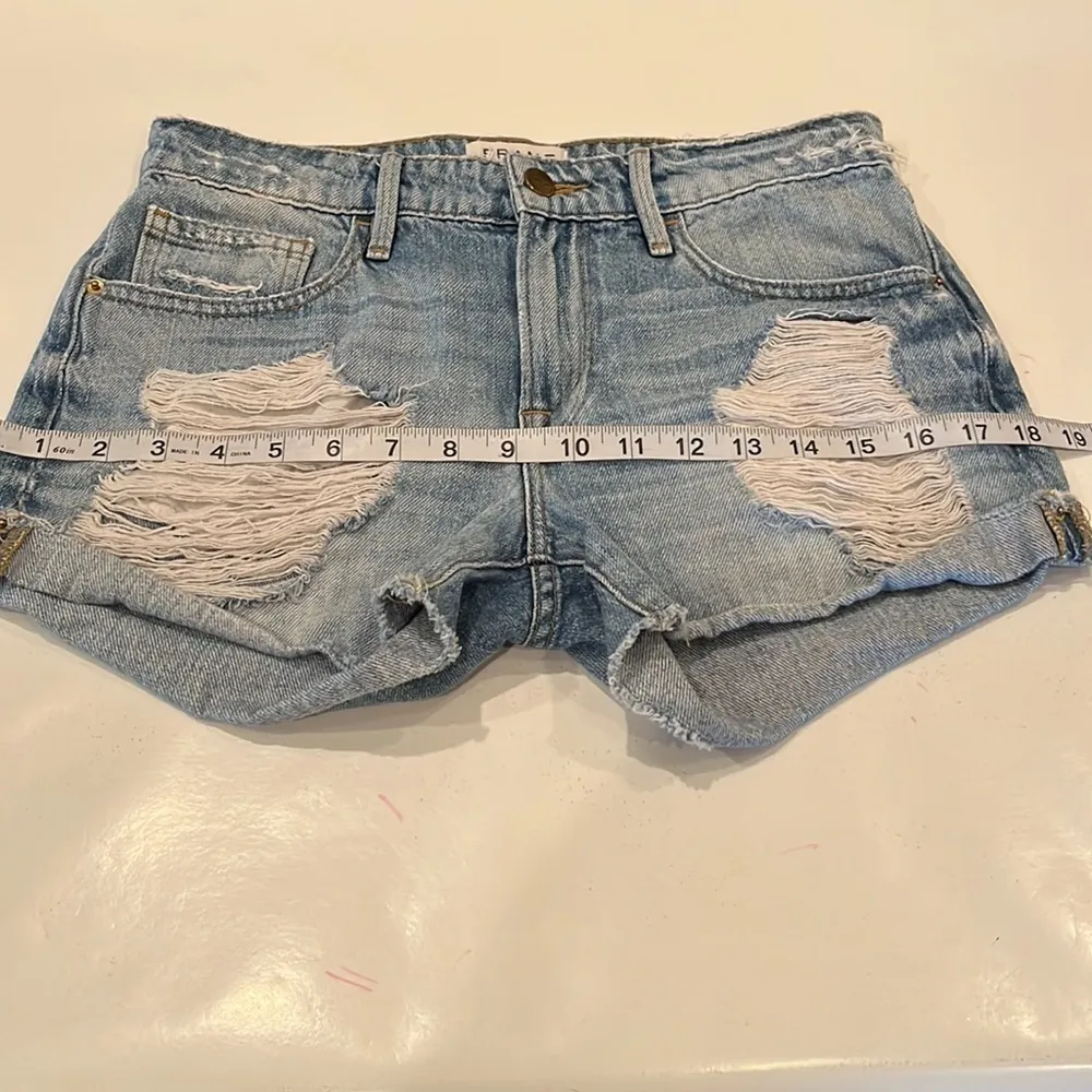 Frame Denim Le Grand Garçon Short Size 24 - Image 5