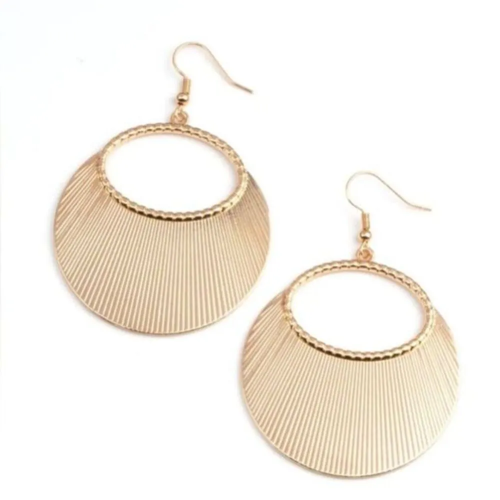 Fan Girl Glam Gold Earrings (18) - Image 2