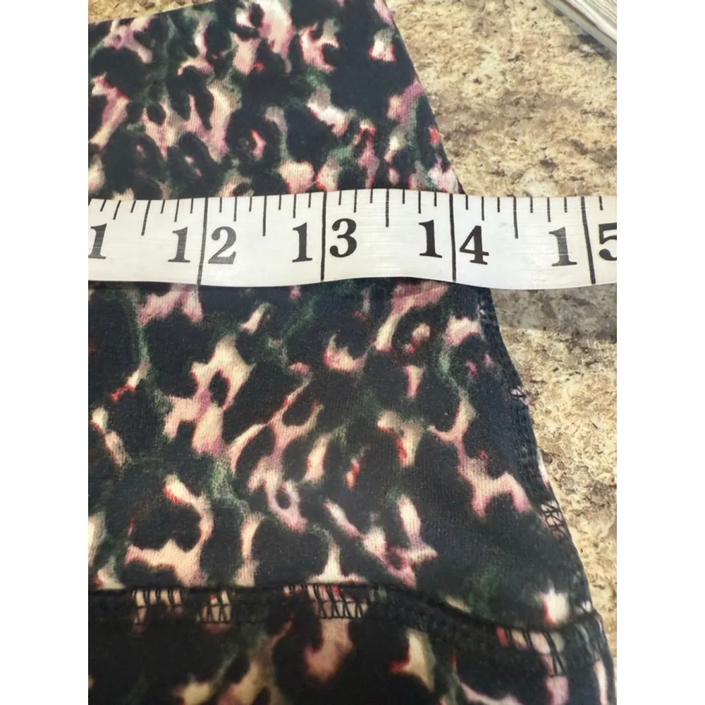 Core 10 Black Pink Leopard Print Athletic Shorts Medium - Image 6