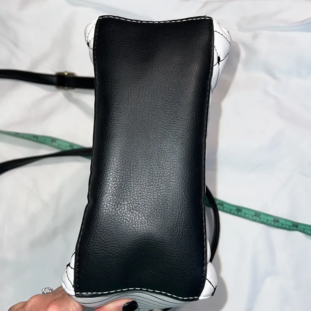 LUV BETSEY by BETSEY JOHNSON embroidered crossbody black hearts handle & strap - Image 9