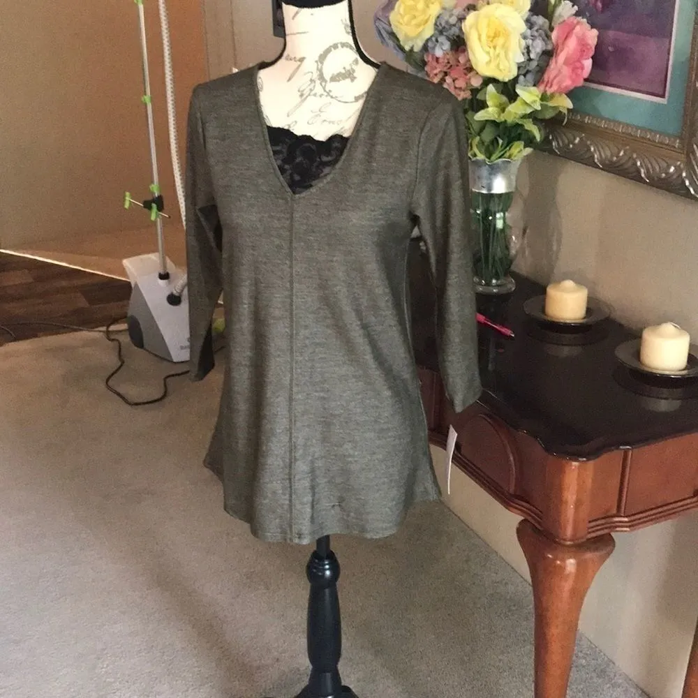 Love Apella Olive Tunic Blouse Size Medium NWT Green - Image 4