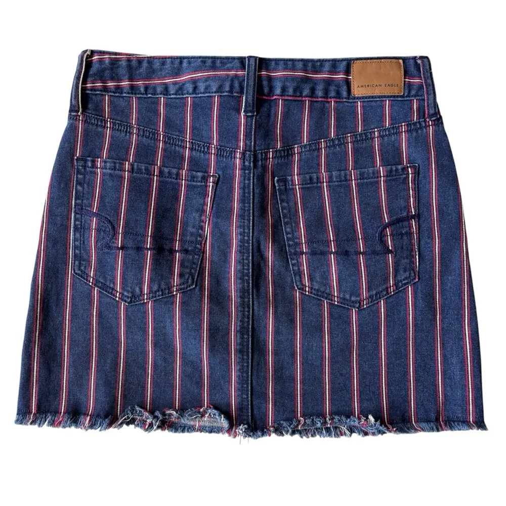 Women’s American Eagle blue stripe high rise cut off mini denim skirt size 2 - Image 6