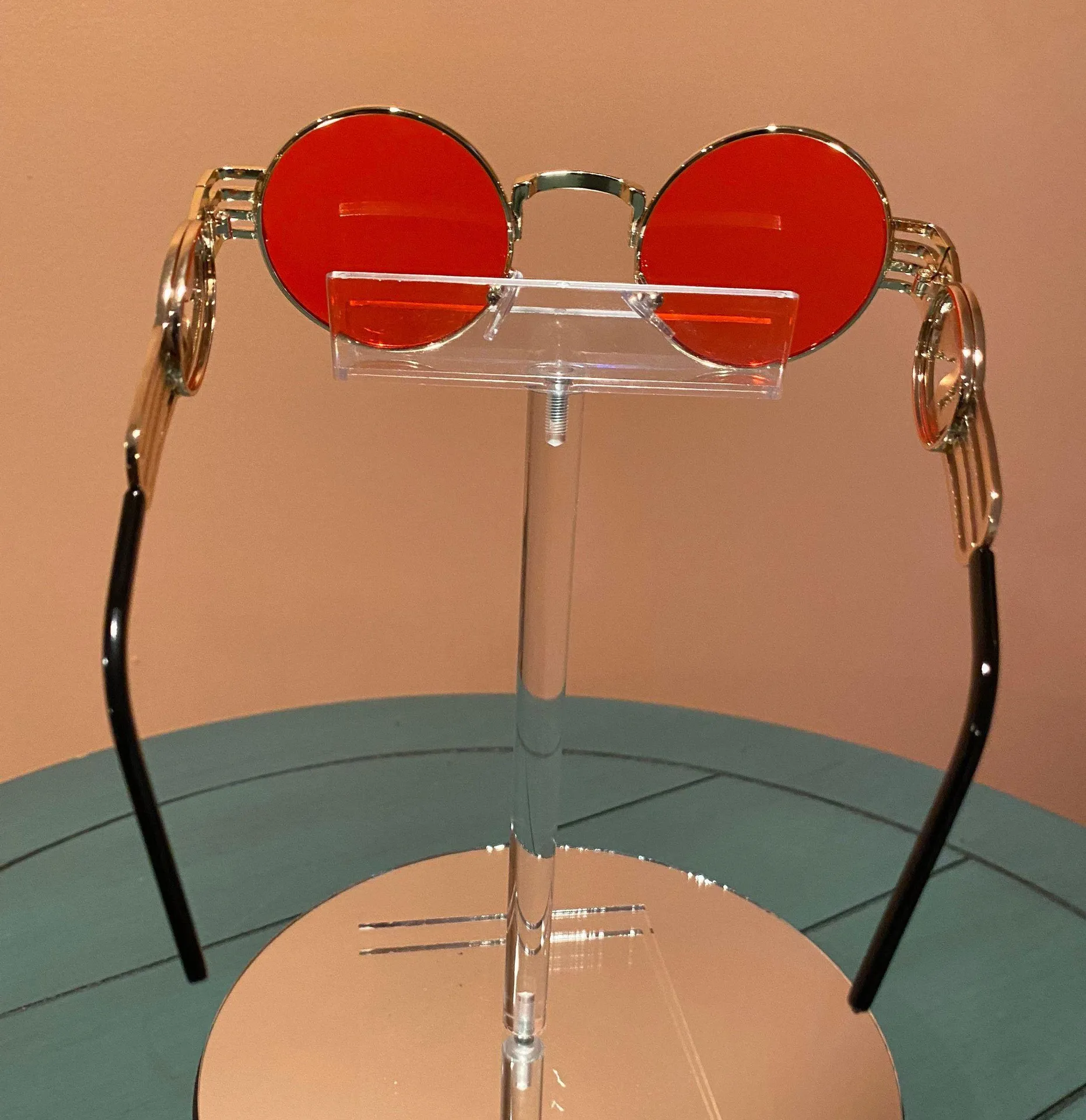 Paparazzi Red & Gold  Circle Frames - Image 3