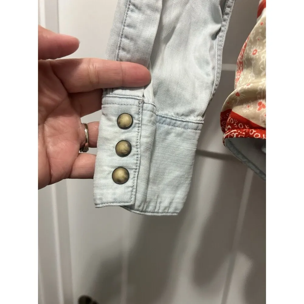 Lucky Brand Dixie Scarf Printed Snap Button Chambray Shirt Top Boho Size Large - Image 7