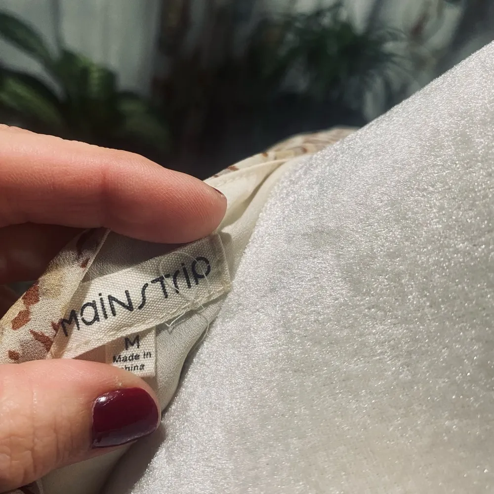 Main Strip  Leopard Print V-Neck Top - Image 6