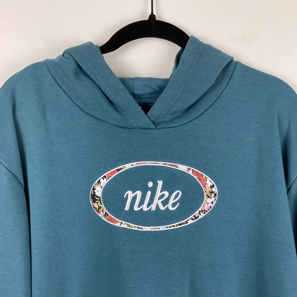 Nike Crop Hoodie Ash Green Floral Women’s Size 1X Athleisure Active Terry - Image 3