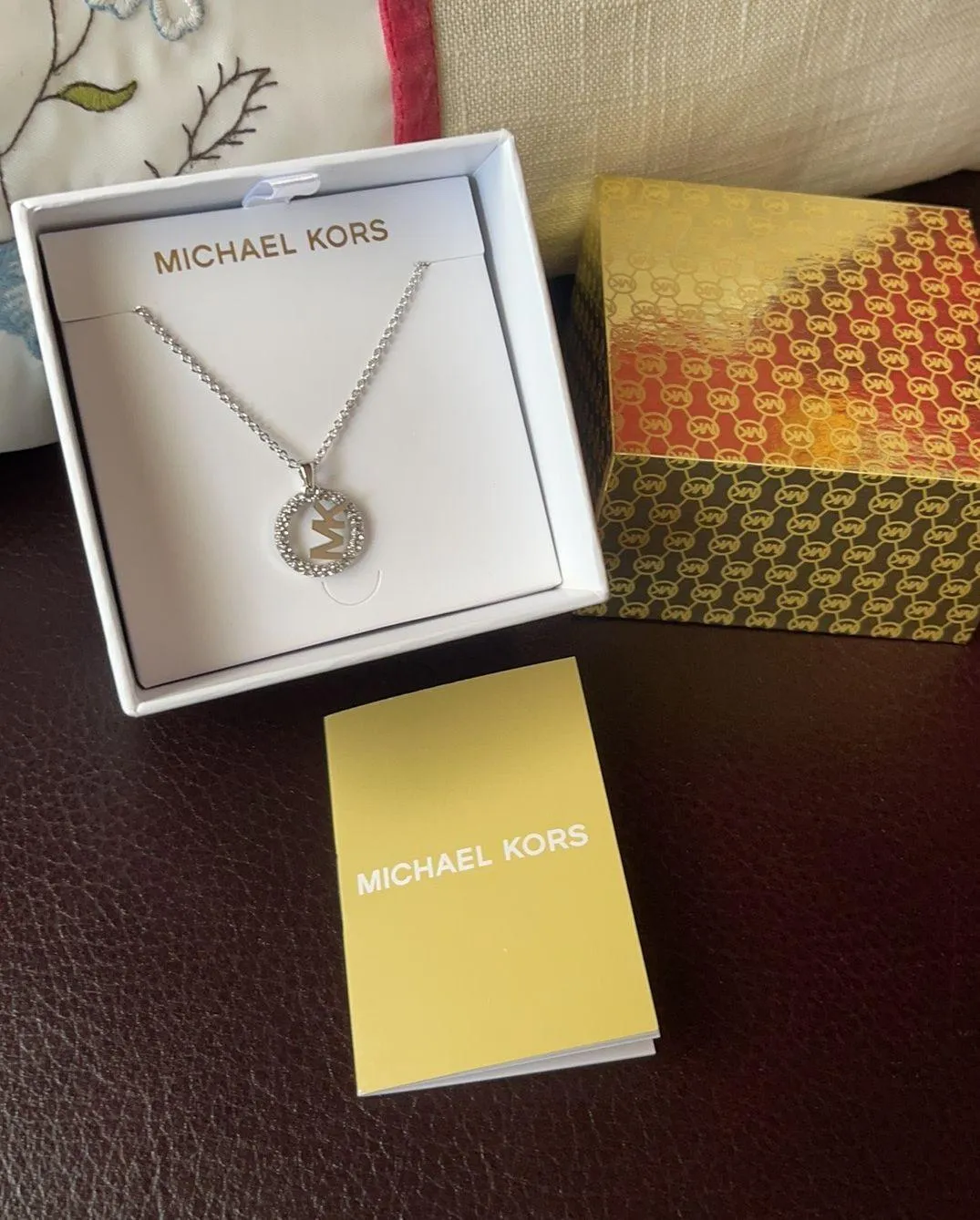 Silver Brass Necklace MKJ7326040 NEW - Image 6