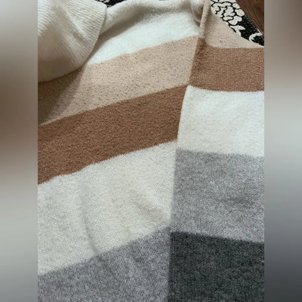 Staccato Turtleneck Sweater Neutral Colors Oversized Sz M GUC - Image 5