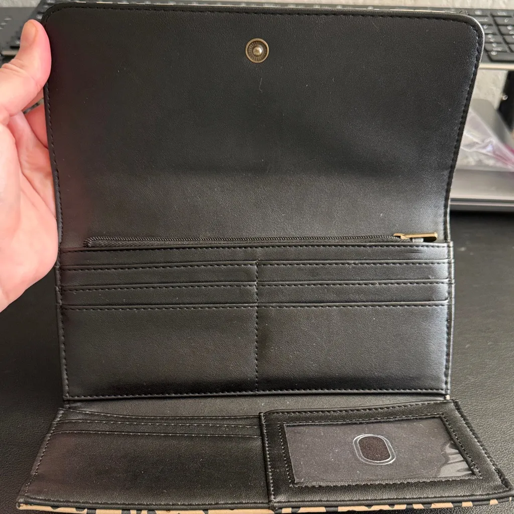 Universal Threads Leopard Print Women's Clutch Wallet - Image 8