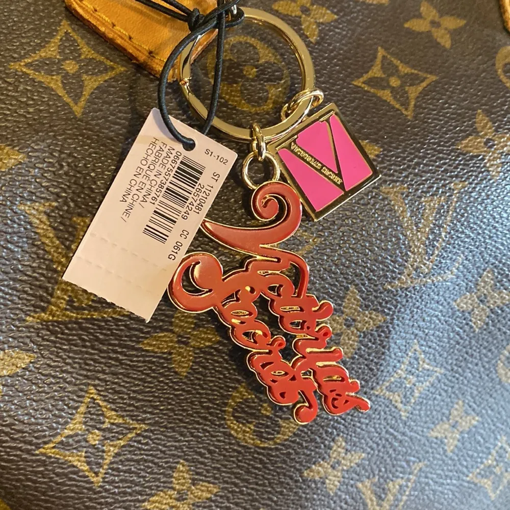 Victoria’s Secret Keychain Charm - #247 - Image 4