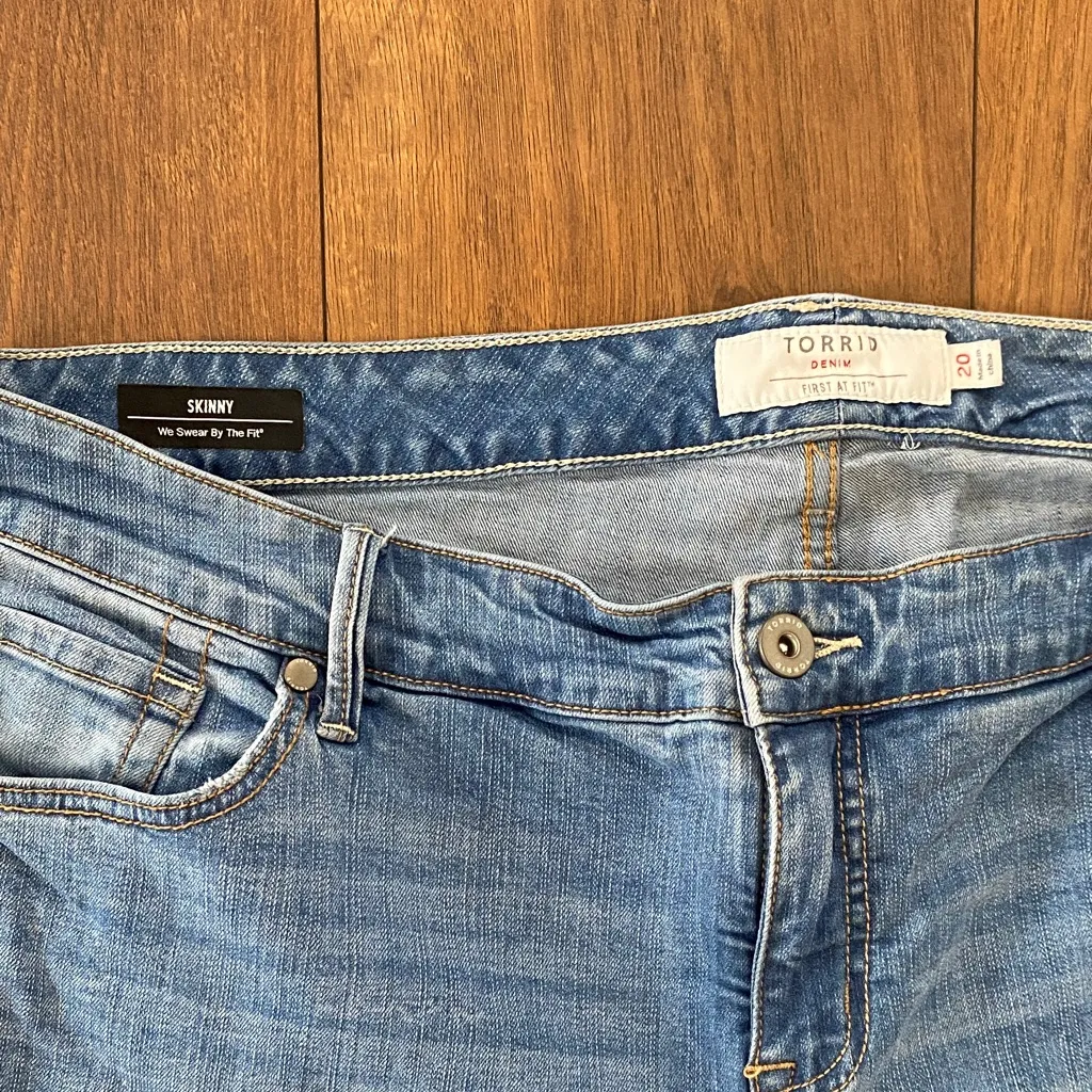 Torrid Light Blue Skinny Jeans size 20 - Image 2