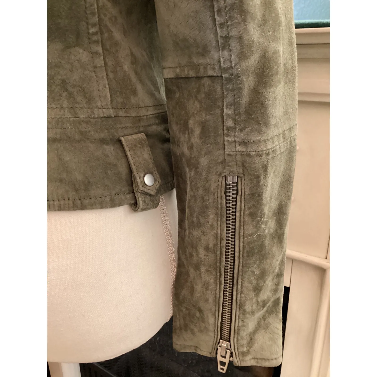 CHELSEA & VIOLET Olive Green Suede Moto Jacket XS - Image 4