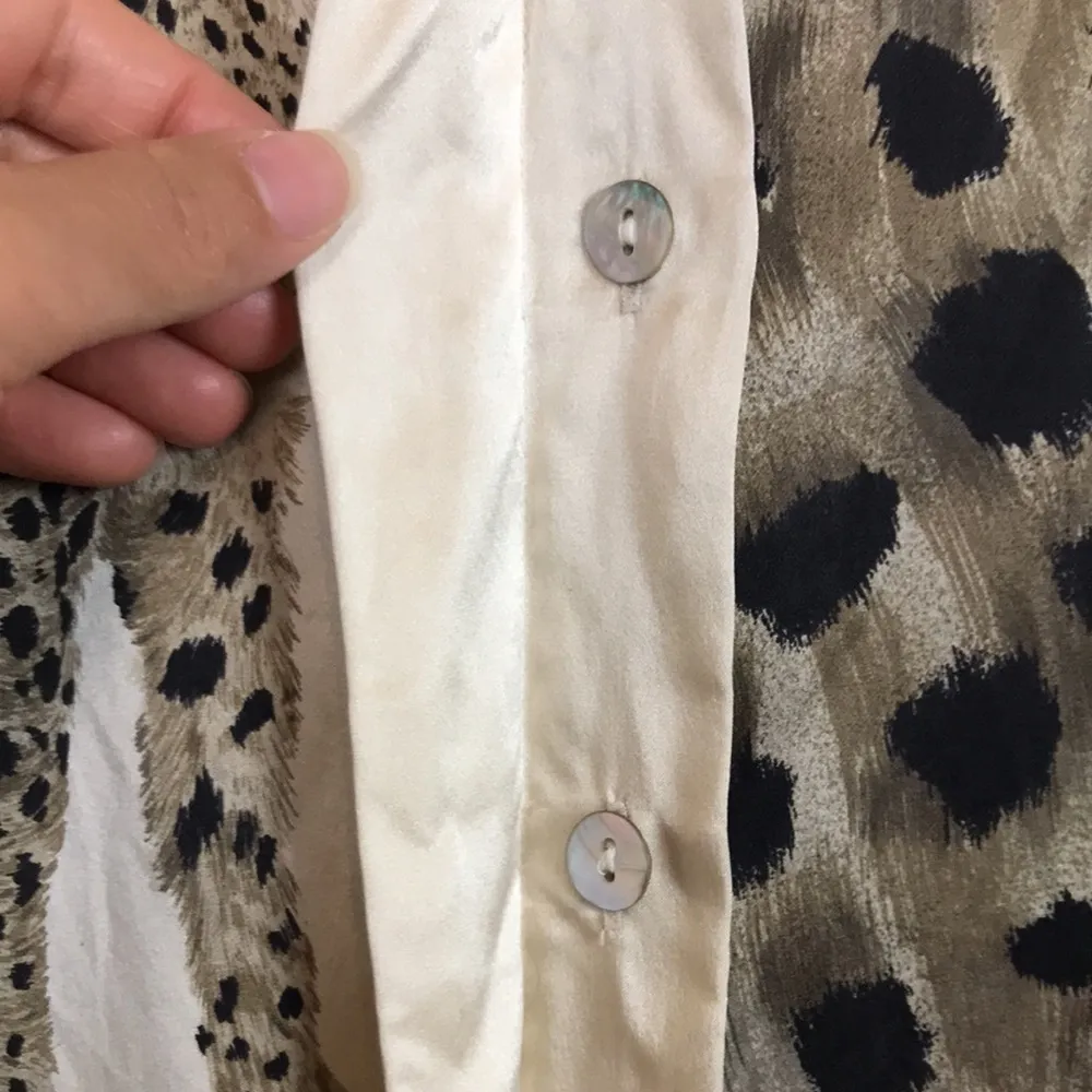 VTG Paolo Santini Women’s Silk Cheetah Leopard Print Long Sleeve Button - Image 4