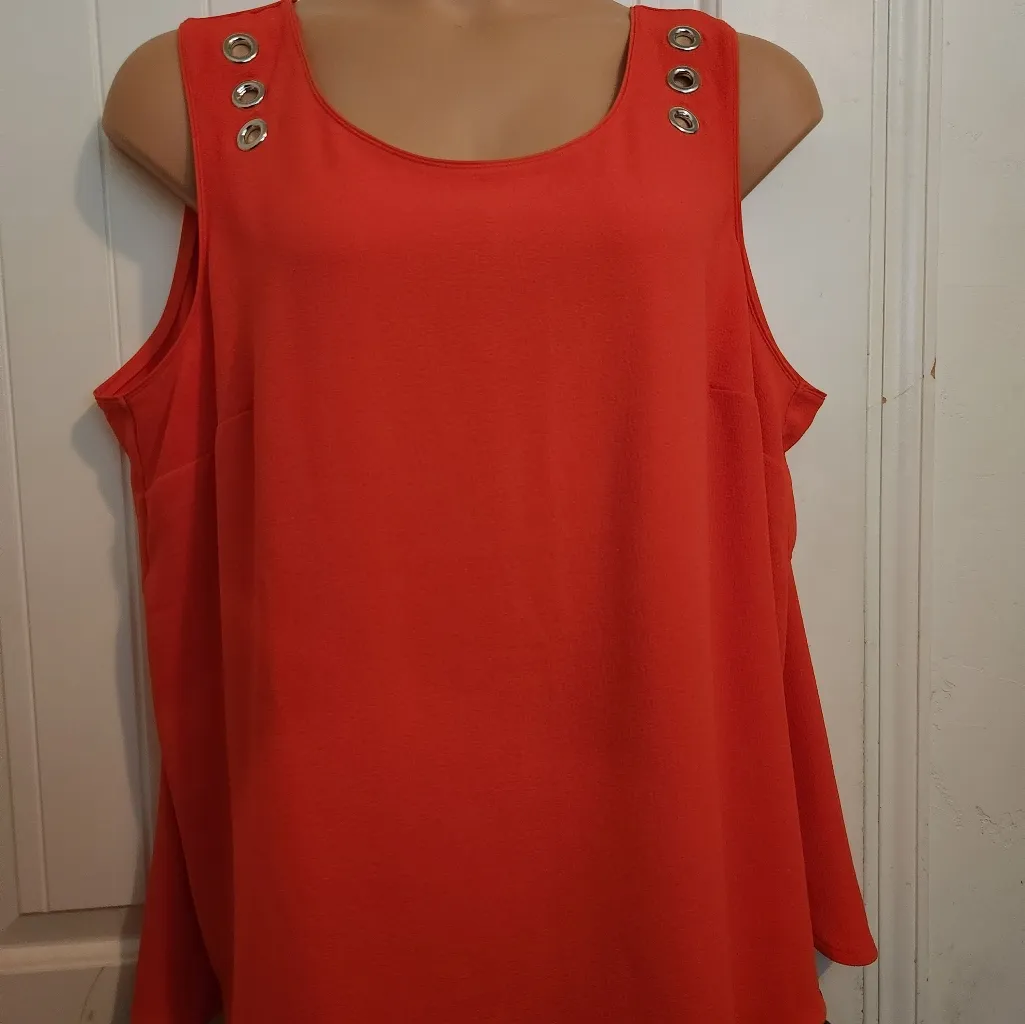 Liz ClaiborneWomen's Sleeveless Red Top - Image 4