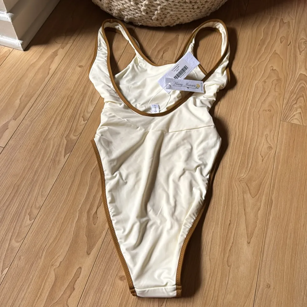 Heavy Manners The Reading Suit Gold - Image 2