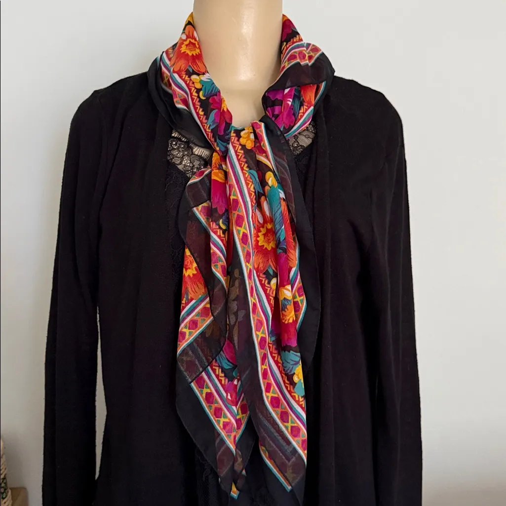 MORGAN TAYLOR Square Purple Floral Scarf Made in Italy 100% - Image 2