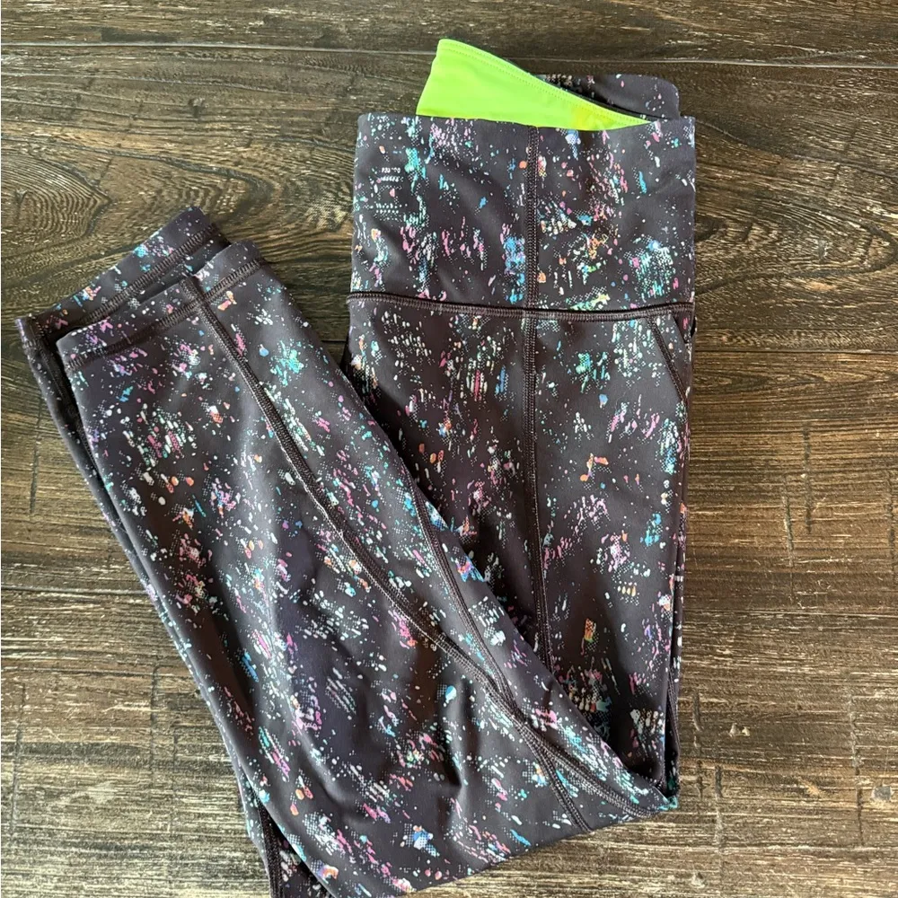Athleta  LIGHTNING CITY LIGHTS CAPRI Leggings Black Multi Size Small - Image 10