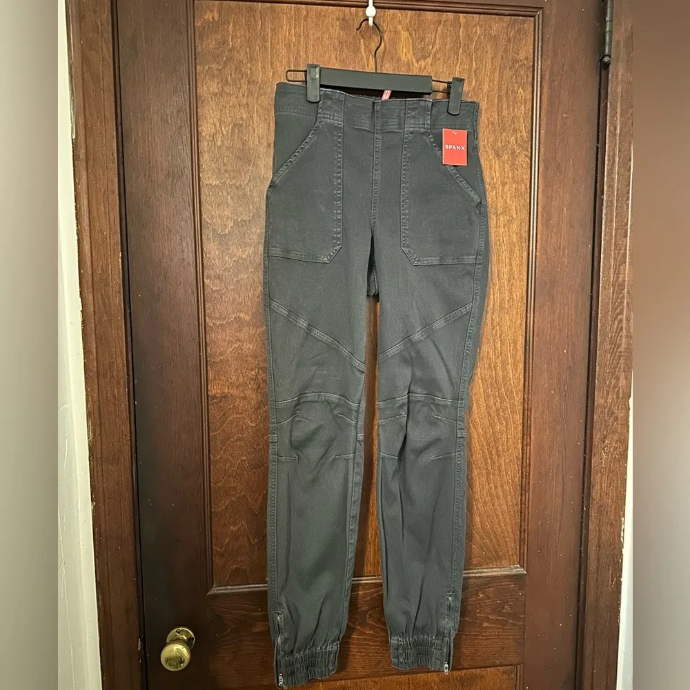 NWT spanx stretch twill cargo jogger washed black size small petite - Image 2