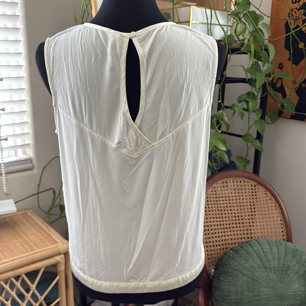 Tiny Anthropologie Ivory Cream Embroidered Crochet Detail Tank Blouse Shirt - Image 2