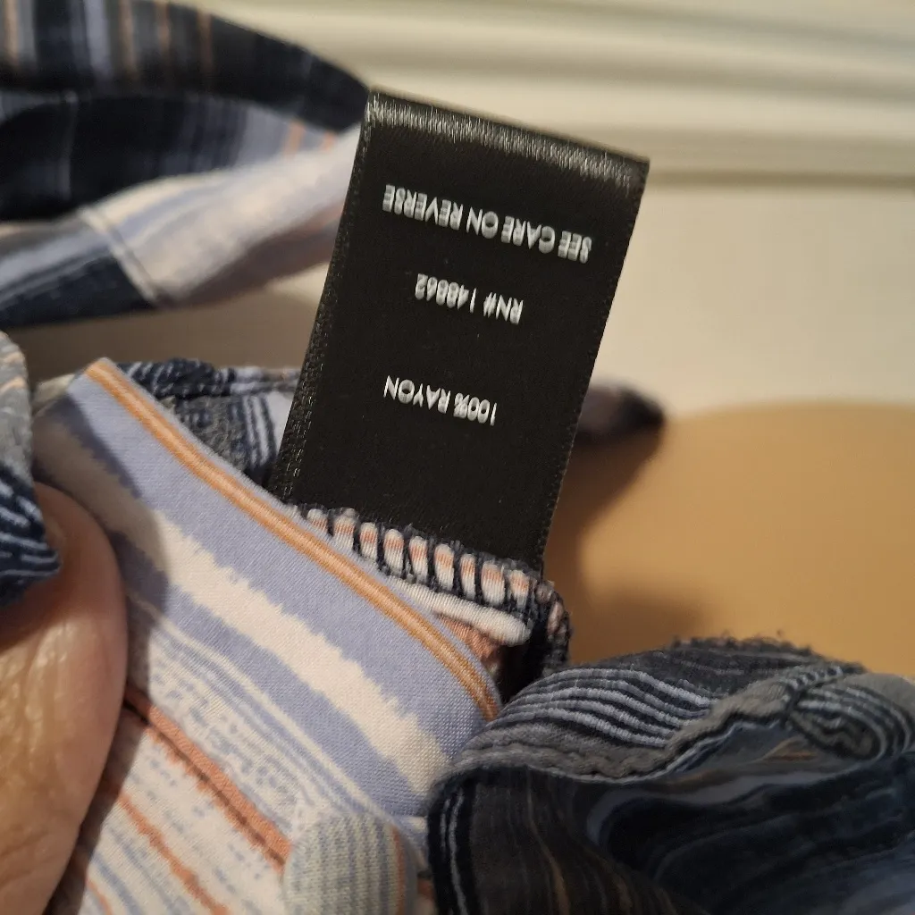 Torrid Sz 2 Striped Blue Button-Up Women's Top - Image 8