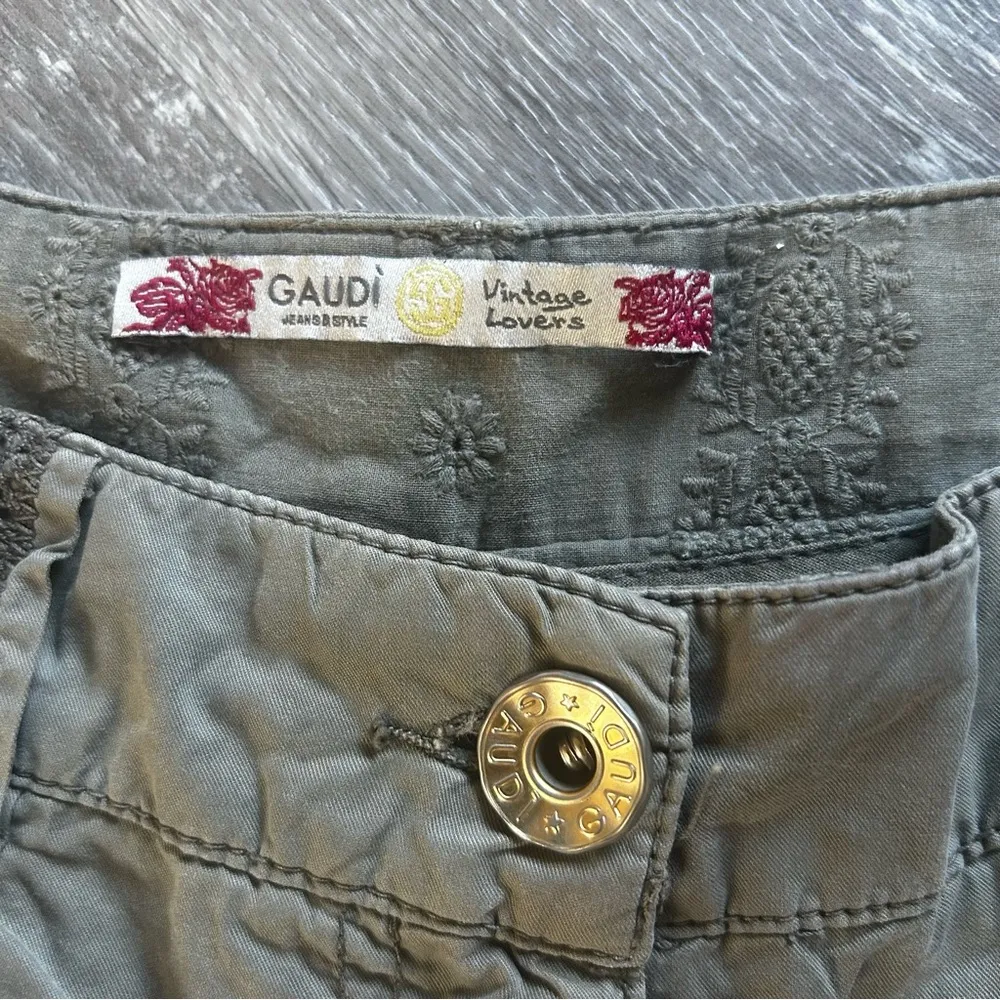 Gaudi Vintage Lovers Olive Green Women's Shorts European Size 40 US XS (25 - Image 4