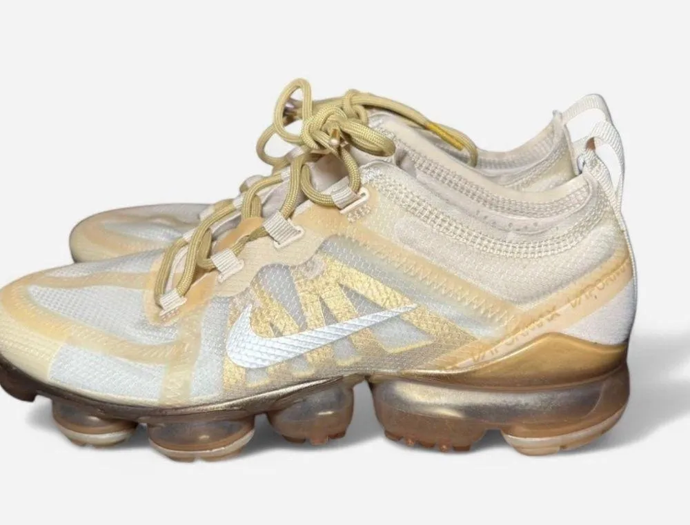 Nike women’s 2019 Air Vapormax Athletic shoes size 8.5 - Image 2