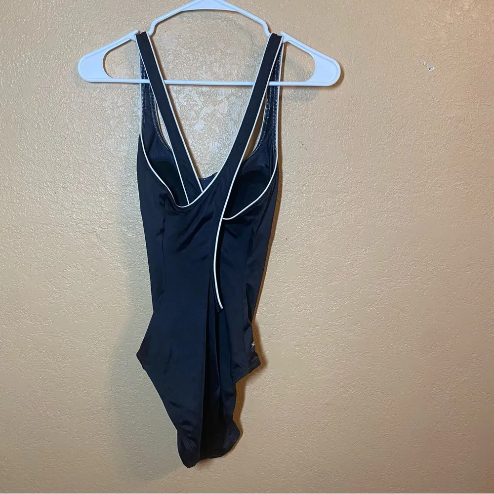 Speedo Women’s swimsuit Moderate Coverage One Piece Swimsuit Size 8 - Image 4