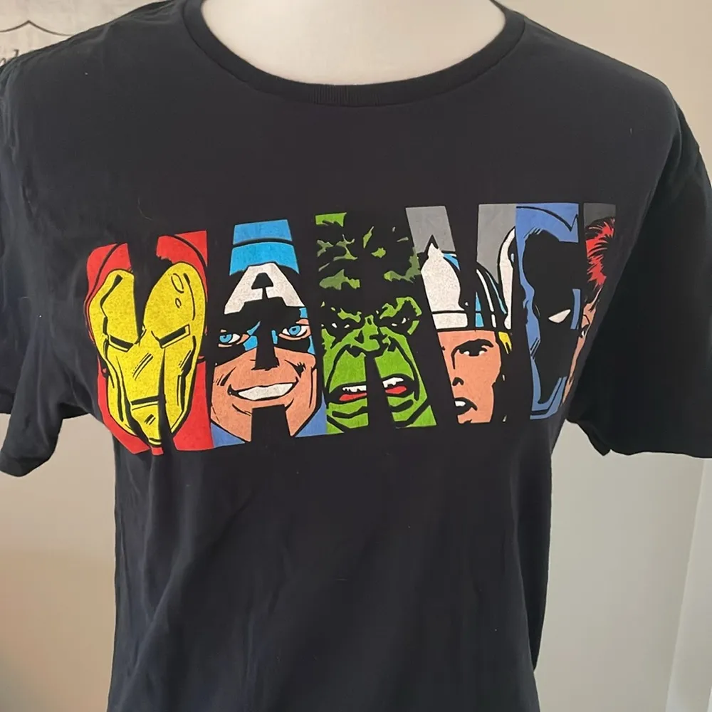 😄😆 Worn / Used Black Marvel Graphic T Shirt - Image 5
