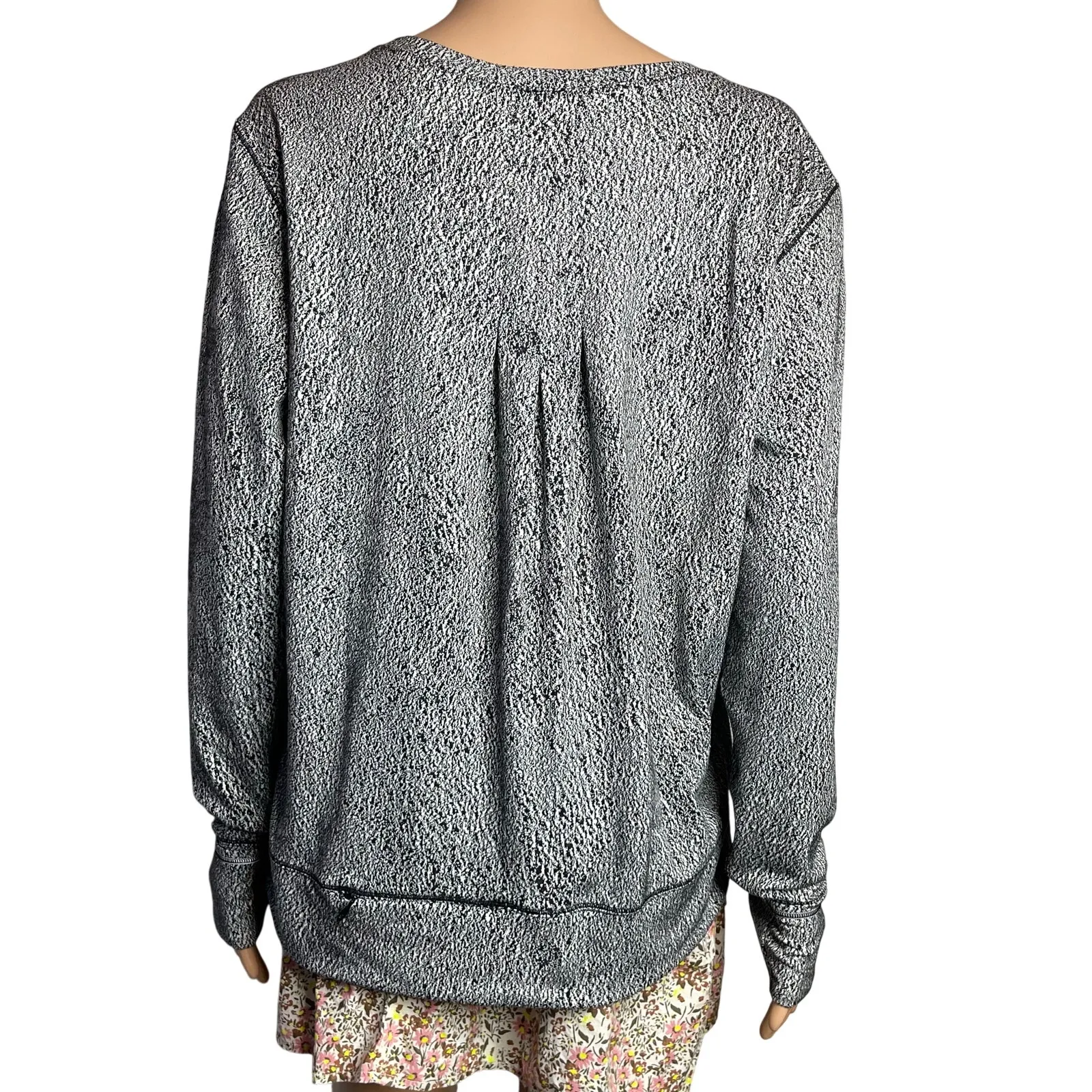 Lululemon Rush Hour Long Sleeve shirt 12 Running Luon Spray Jacquard White Black - Image 4