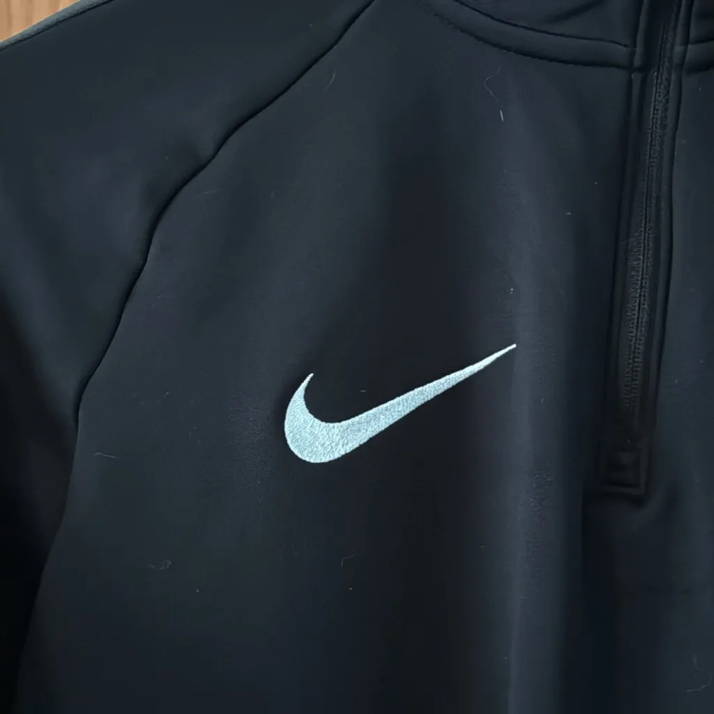 Kenyon College Women's Soccer Size Small Nike Pullover - Image 3