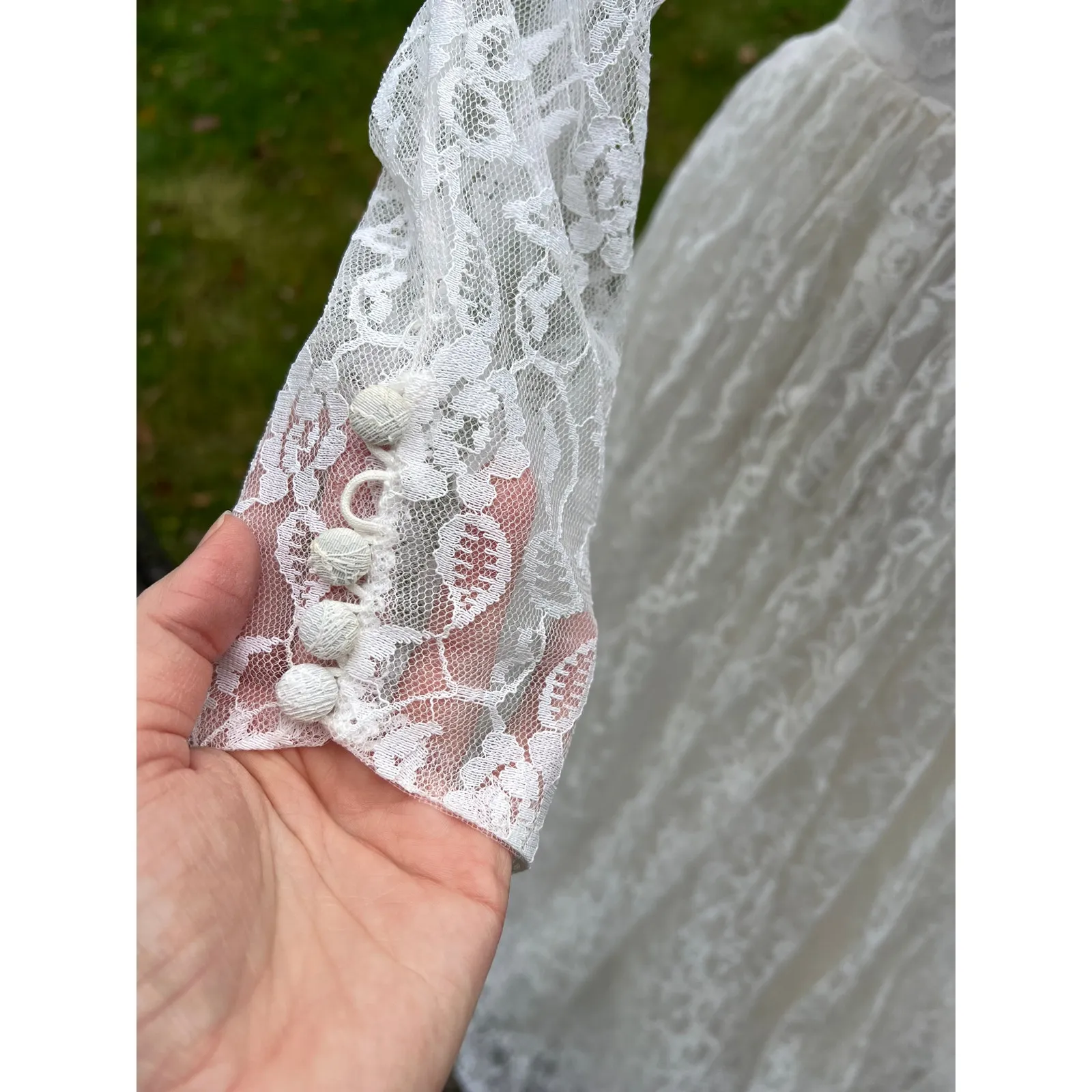 Wedding dress lace sheer sleeves sequins train 1950s White - Image 9