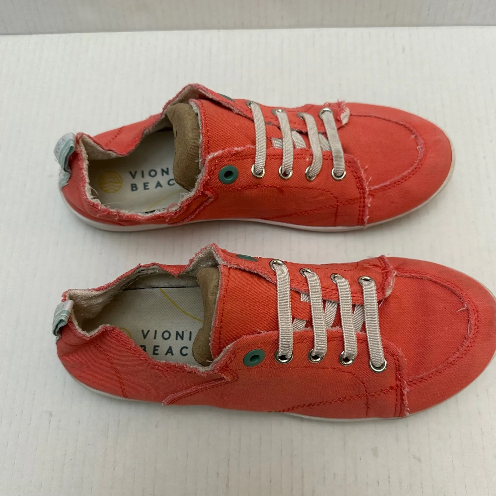 Vionic Beach Sneakers Womens 10 Coral Pink Slip On Sneakers Canvas Casual Shoes - Image 3